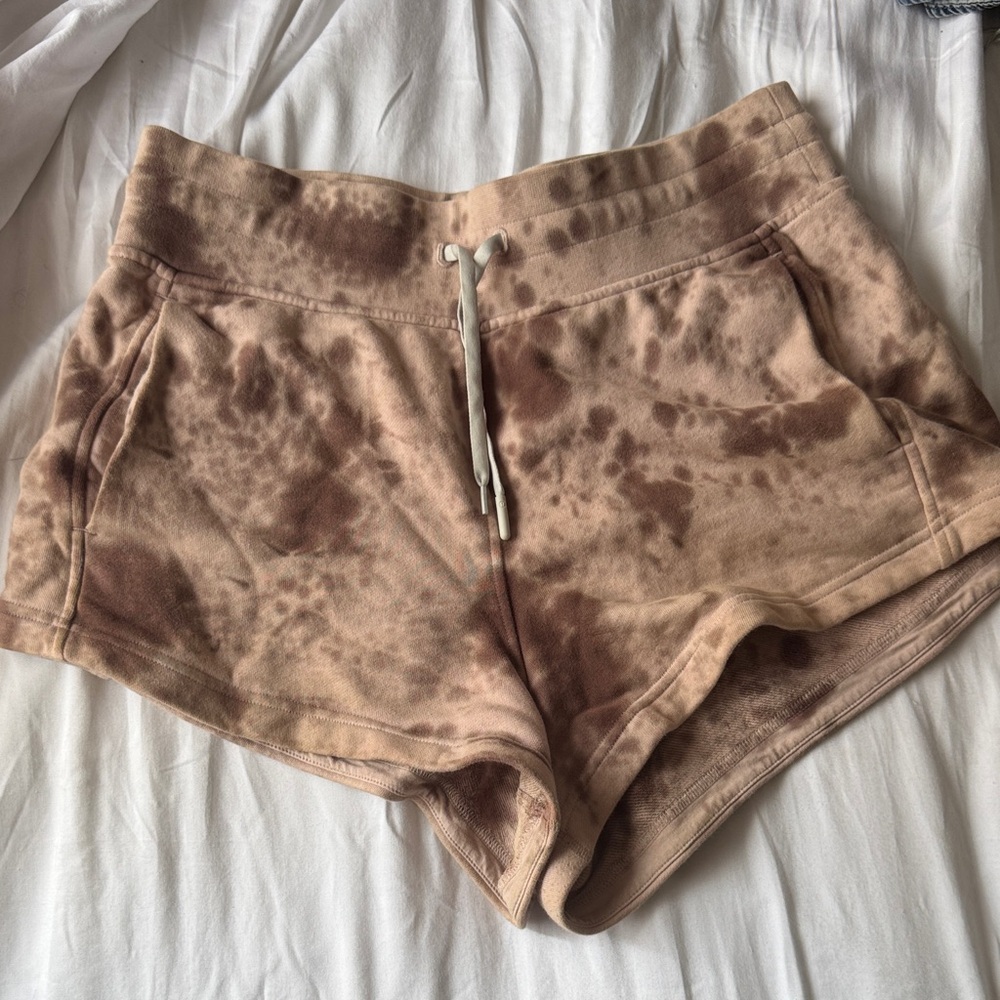 lululemon athletica Tie-Dye 100% cotton Athletic Shorts - size 6